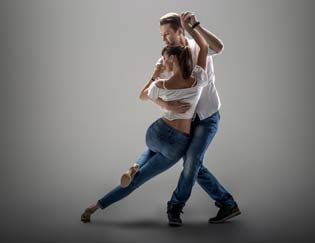 Tanzkurse für Paare Berlin / Crashkurs Singles Gesellschaftstanz / Tanz Privatstunden